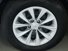 Used 2017  Toyota Camry Auto &lpar;Natl&rpar; at Drive Now Westlake near Westlake&comma; OH