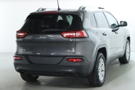 Used 2017 Jeep Cherokee 4d SUV 4WD Latitude I4 at DriveNow Mayfield near Mayfield Heights, OH