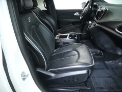 Used 2019  Chrysler Pacifica Limited FWD at DriveNow Mayfield near Mayfield Heights&comma; OH