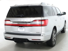 Used 2019  Lincoln Navigator 4d SUV 4WD Reserve at Drive Now Westlake near Westlake&comma; OH