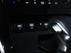 Used 2022  Kia Carnival EX FWD at Drive Now Westlake near Westlake&comma; OH