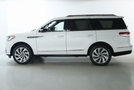 Used 2023 Lincoln Navigator Reserve 4x4 at DriveNow Mayfield near Mayfield Heights, OH