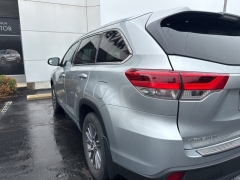 Used 2018 Toyota Highlander V6 AWD (Natl) at DriveNow Mayfield near Mayfield Heights, OH