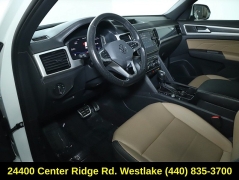 Used 2021  Volkswagen Atlas Cross Sport 3&period;6L V6 SEL R-Line 4MOTION at DriveNow Mayfield near Mayfield Heights&comma; OH