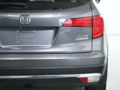 Used 2017  Honda Pilot 4d SUV AWD Elite at Drive Now Westlake near Westlake&comma; OH