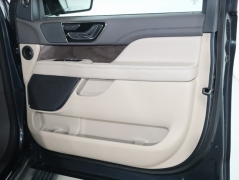 Used 2022  Lincoln Navigator Standard 4x4 at Drive Now Westlake near Westlake, OH