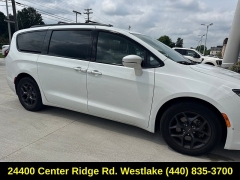 Used 2019  Chrysler Pacifica Limited FWD at DriveNow Mayfield near Mayfield Heights&comma; OH