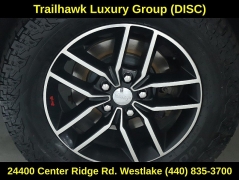 Used 2017  Jeep Grand Cherokee 4d SUV 4WD Trailhawk at Drive Now Westlake near Westlake&comma; OH