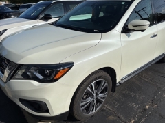 Used 2017 Nissan Pathfinder 4x4 Platinum at DriveNow Mayfield near Mayfield Heights, OH