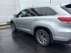 Used 2018 Toyota Highlander V6 AWD (Natl) at DriveNow Mayfield near Mayfield Heights, OH