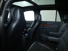 Used 2022  Lincoln Navigator Reserve 4x4 at Drive Now Westlake near Westlake&comma; OH