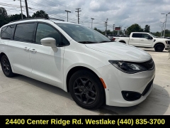 Used 2019  Chrysler Pacifica Limited FWD at DriveNow Mayfield near Mayfield Heights&comma; OH