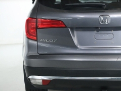 Used 2017  Honda Pilot 4d SUV AWD Elite at Drive Now Westlake near Westlake&comma; OH