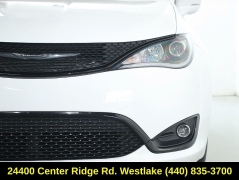 Used 2019  Chrysler Pacifica Limited FWD at DriveNow Mayfield near Mayfield Heights&comma; OH