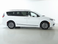 Used 2021 Chrysler Pacifica Touring L FWD at Drive Now Westlake near Westlake, OH