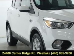 Used 2018  Ford Escape SE 4WD at Drive Now Westlake near Westlake&comma; OH
