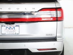 Used 2019  Lincoln Navigator 4d SUV 4WD Reserve at Drive Now Westlake near Westlake&comma; OH