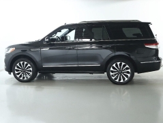 Used 2022  Lincoln Navigator Reserve 4x4 at Drive Now Westlake near Westlake&comma; OH