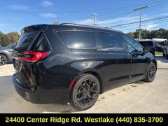 Used 2025  Chrysler Pacifica Limited FWD at DriveNow Mayfield near Mayfield Heights&comma; OH
