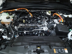 Used 2023  Ford Escape Hybrid Platinum AWD at Drive Now Westlake near Westlake&comma; OH