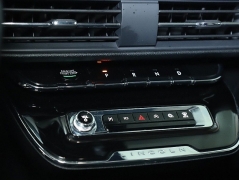 Used 2024  Lincoln Corsair Premiere AWD at Drive Now Westlake near Westlake&comma; OH