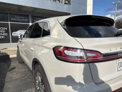 Used 2022  Lincoln Nautilus Reserve AWD at DriveNow Mayfield near Mayfield Heights, OH