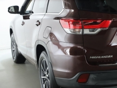 Used 2018 Toyota Highlander V6 AWD (Natl) at Drive Now Westlake near Westlake, OH