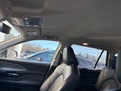 Used 2024  Toyota Grand Highlander XLE AWD at Drive Now Westlake near Westlake&comma; OH