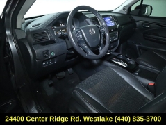 Used 2017  Honda Pilot 4d SUV AWD Elite at Drive Now Westlake near Westlake&comma; OH