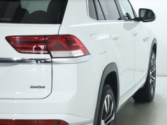 Used 2021  Volkswagen Atlas Cross Sport 3&period;6L V6 SEL R-Line 4MOTION at DriveNow Mayfield near Mayfield Heights&comma; OH