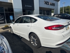 Used 2017 Ford Fusion 4d Sedan SE 2.5L at Drive Now Westlake near Westlake, OH