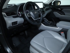 Used 2023  Toyota Highlander L AWD at Drive Now Westlake near Westlake, OH