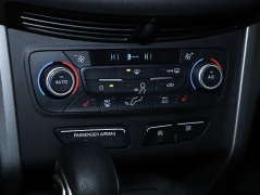 Used 2018  Ford Escape SE 4WD at Drive Now Westlake near Westlake&comma; OH