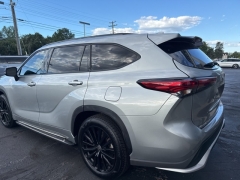 Used 2023 Toyota Highlander XSE FWD at Drive Now Westlake near Westlake, OH