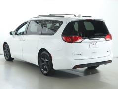 Used 2019  Chrysler Pacifica Limited FWD at DriveNow Mayfield near Mayfield Heights&comma; OH