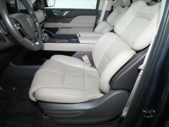 Used 2022  Lincoln Navigator Standard 4x4 at Drive Now Westlake near Westlake, OH