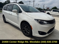 Used 2019  Chrysler Pacifica Limited FWD at DriveNow Mayfield near Mayfield Heights&comma; OH