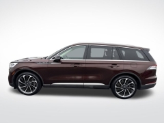 Used 2020  Lincoln Aviator Reserve AWD at Mike Burkart Ford near Plymouth&comma; WI