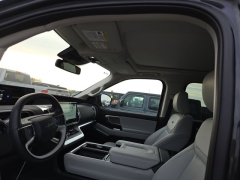 Used 2025  Ford Expedition Platinum 4x4 at Mike Burkart Ford near Plymouth, WI