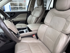 Used 2020  Lincoln Aviator Reserve AWD at Mike Burkart Ford near Plymouth&comma; WI