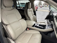 Used 2020  Lincoln Aviator Reserve AWD at Mike Burkart Ford near Plymouth&comma; WI