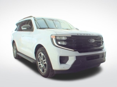 Used 2025  Ford Expedition Active 4x4 at Mike Burkart Ford near Plymouth&comma; WI