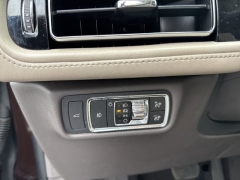 Used 2020  Lincoln Aviator Reserve AWD at Mike Burkart Ford near Plymouth&comma; WI