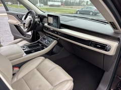 Used 2020  Lincoln Aviator Reserve AWD at Mike Burkart Ford near Plymouth&comma; WI