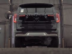 Used 2025  Ford Expedition Platinum 4x4 at Mike Burkart Ford near Plymouth, WI