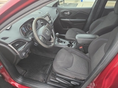 Used 2020 Jeep Cherokee 4d SUV 4WD Latitude 2.4L at Mike Burkart Ford near Plymouth, WI
