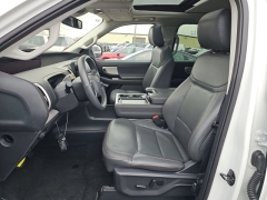 Used 2025  Ford Expedition Active 4x4 at Mike Burkart Ford near Plymouth&comma; WI