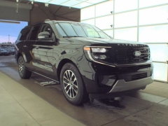 Used 2025  Ford Expedition Max Platinum 4x4 at Mike Burkart Ford near Plymouth, WI