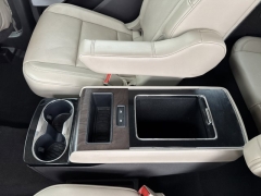 Used 2020  Lincoln Aviator Reserve AWD at Mike Burkart Ford near Plymouth&comma; WI