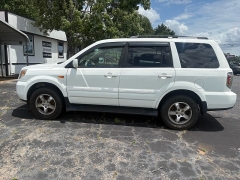 Used 2007  Honda Pilot 4d SUV 4WD EX-L at The Truck Farm near Easley&comma; SC